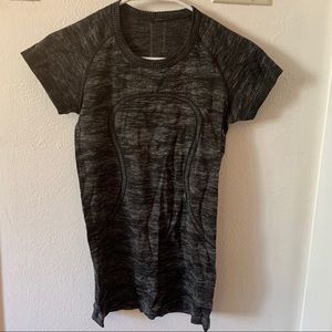 Lulu lemon short sleeve swiftly tee